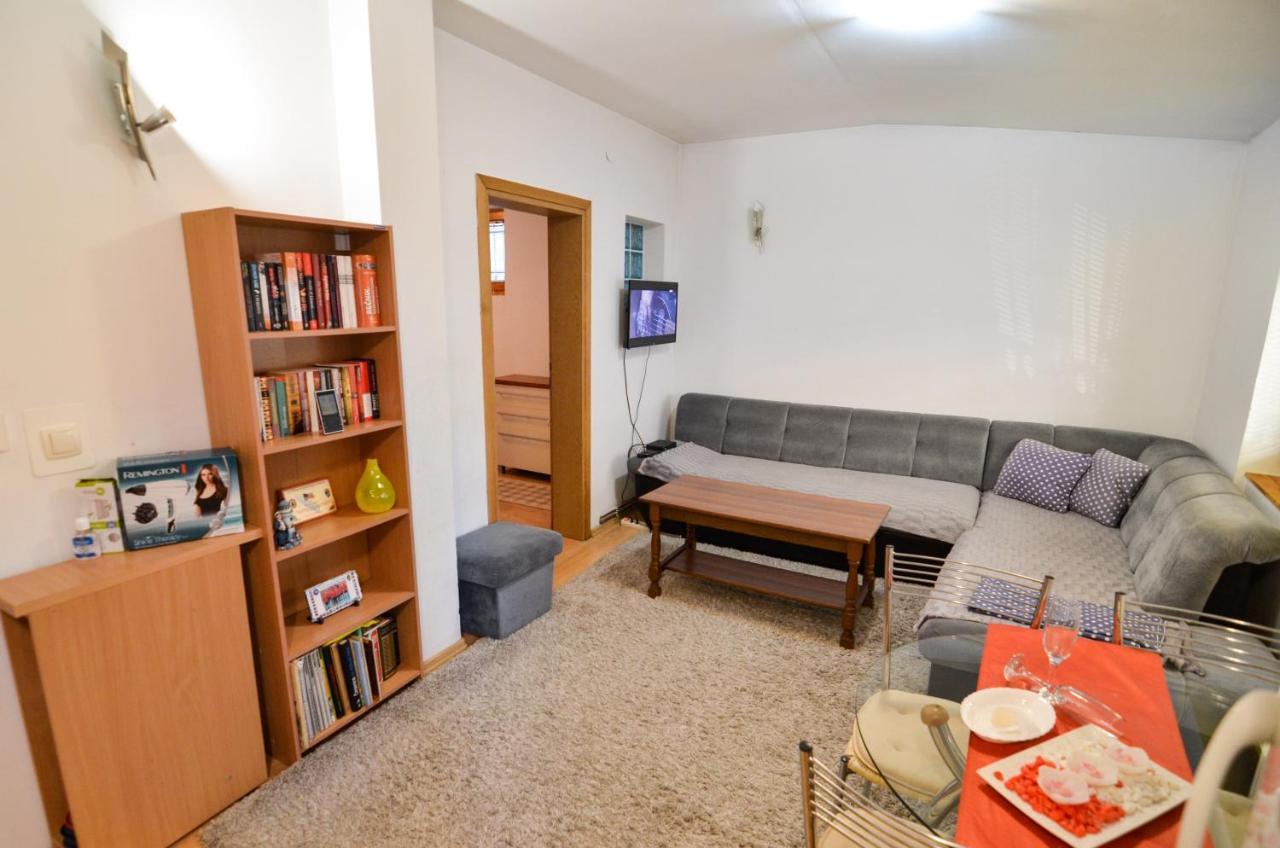 Blacksmith Apartment + Free Private Parking Sarajevo Luaran gambar